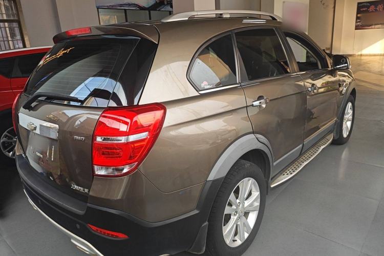 Used Chevrolet Captiva 2015 2.4L 4x4 Flagship Edition 7-Seater Rear Right 45 Deg