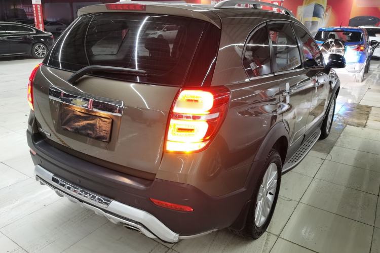 Used Chevrolet Captiva 2015 2.4L 4x4 Flagship Edition 7-Seater Rear Right 45 Deg