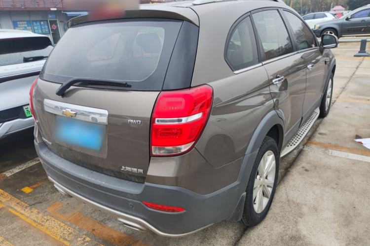 Used Chevrolet Captiva 2015 2.4L 4x4 Flagship Edition 7-Seater Rear Right 45 Deg