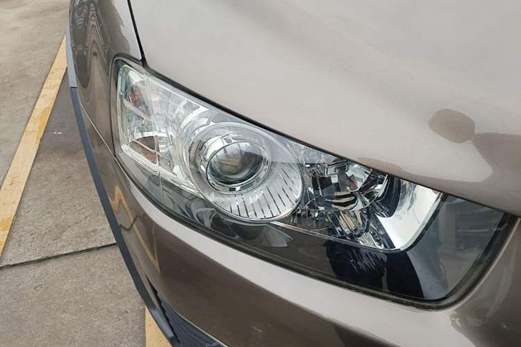 Used Chevrolet Captiva 2015 2.4L Two-Wheel Drive Urban Version 5 Seats Right Front Headlight