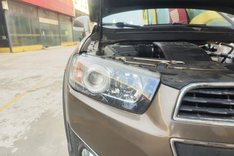 Used Chevrolet Captiva 2015 2.4L 4x4 Flagship Edition 7-Seater Right Front Headlight