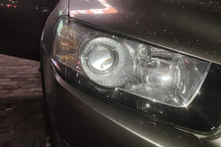 Used Chevrolet Captiva 2015 2.4L 4x4 Flagship Edition 7-Seater Right Front Headlight