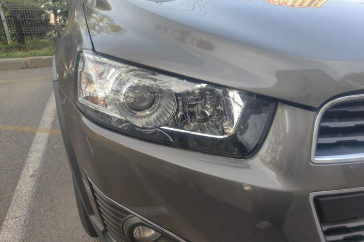 Used Chevrolet Captiva 2015 2.4L 4x4 Flagship Edition 7-Seater Right Front Headlight