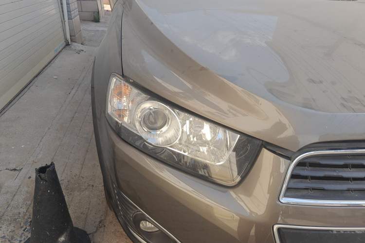 Used Chevrolet Captiva 2015 2.4L 4x4 Flagship Edition 7-Seater Right Front Headlight