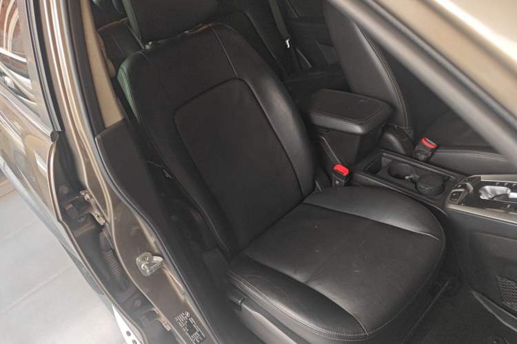 Used Chevrolet Captiva 2015 2.4L 4x4 Flagship Edition 7-Seater Right Front Seat