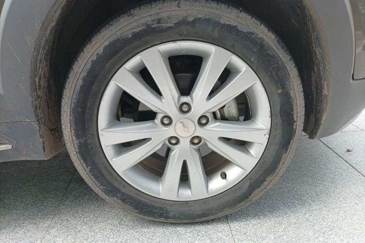 Used Chevrolet Captiva 2015 2.4L 4x4 Flagship Edition 7-Seater Right Front Wheel Hub