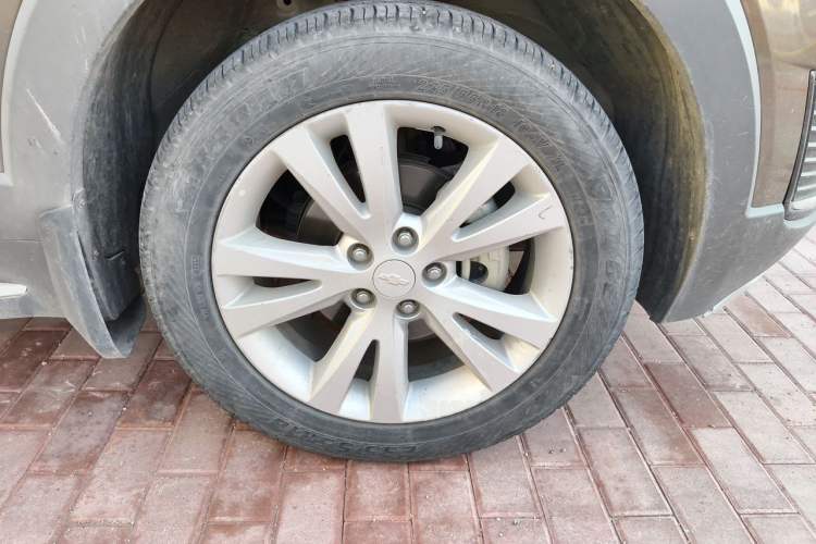 Used Chevrolet Captiva 2015 2.4L 4x4 Flagship Edition 7-Seater Right Front Wheel Hub