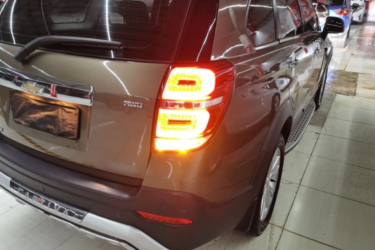 Used Chevrolet Captiva 2015 2.4L 4x4 Flagship Edition 7-Seater Right Rear Taillight