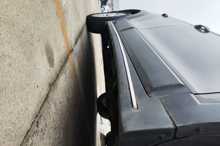 Used Chevrolet Captiva 2015 2.4L 4x4 Flagship Edition 7-Seater Right Side Sill