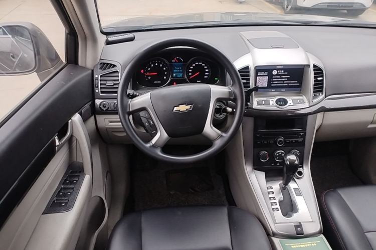 Used Chevrolet Captiva 2015 2.4L Two-Wheel Drive Urban Version 5 Seats Steering Wheel