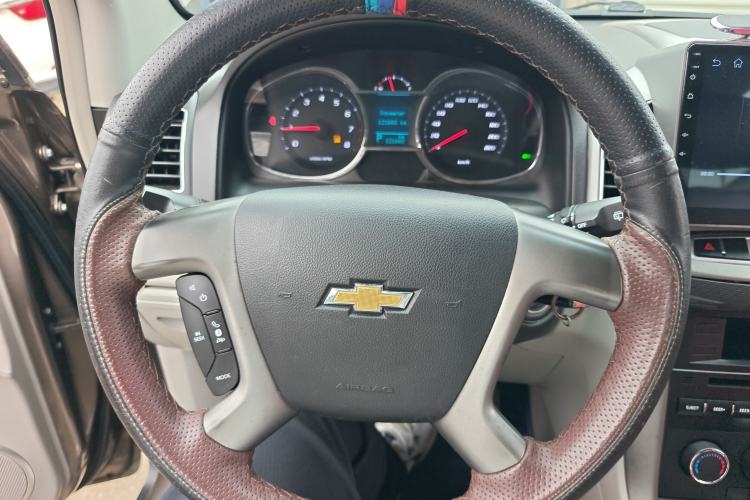 Used Chevrolet Captiva 2015 2.4L Two-Wheel Drive Urban Version 5 Seats Steering Wheel
