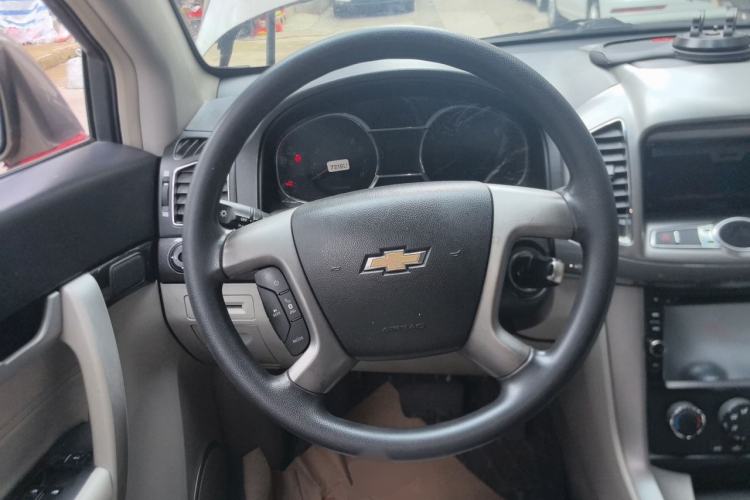 Used Chevrolet Captiva 2015 2.4L Two-Wheel Drive Urban Version 5 Seats Steering Wheel