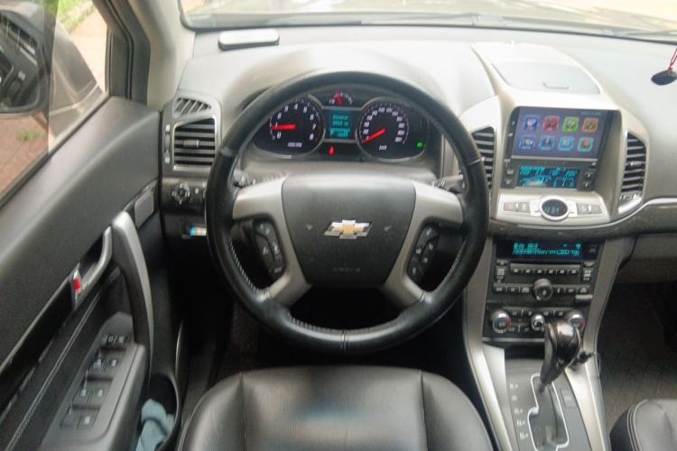 Used Chevrolet Captiva 2015 2.4L 4x4 Flagship Edition 7-Seater Steering Wheel