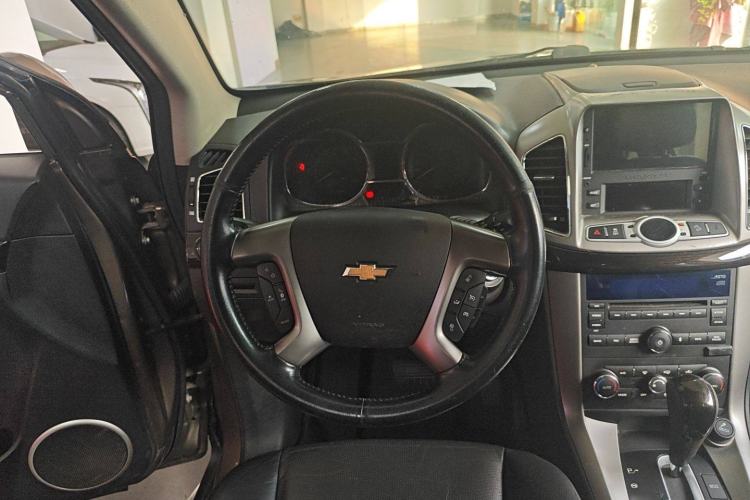 Used Chevrolet Captiva 2015 2.4L 4x4 Flagship Edition 7-Seater Steering Wheel