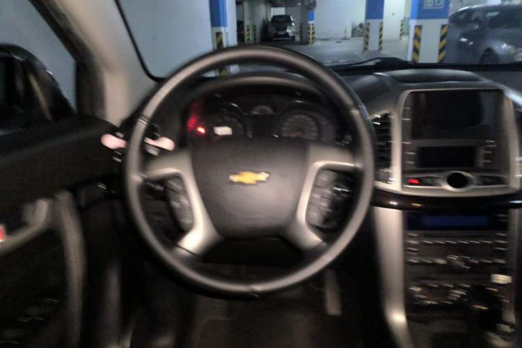 Used Chevrolet Captiva 2015 2.4L 4x4 Flagship Edition 7-Seater Steering Wheel