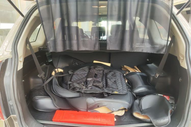 Used Chevrolet Captiva 2015 2.4L 4x4 Flagship Edition 7-Seater Trunk