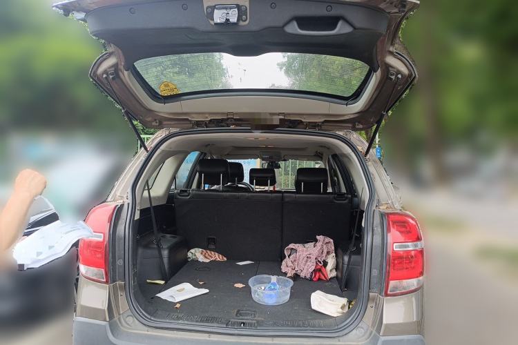 Used Chevrolet Captiva 2015 2.4L 4x4 Flagship Edition 7-Seater Trunk