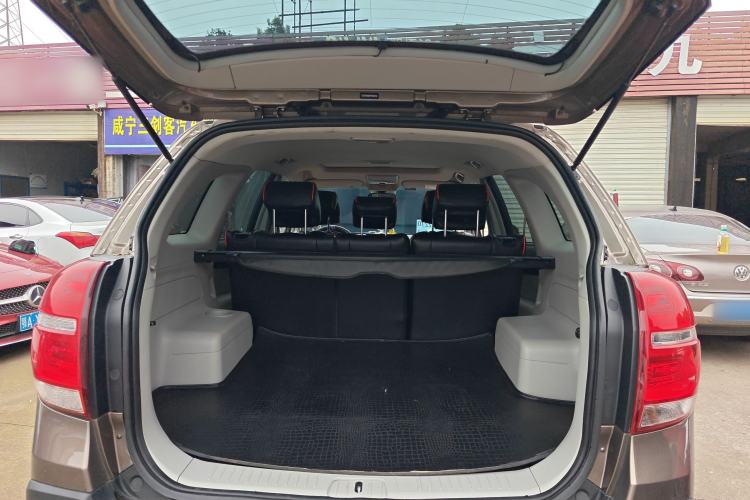 Used Chevrolet Captiva 2015 2.4L Two-Wheel Drive Urban Version 5 Seats Trunk