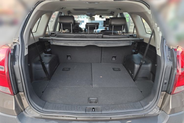 Used Chevrolet Captiva 2015 2.4L 4x4 Flagship Edition 7-Seater Trunk