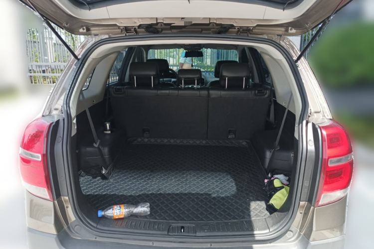 Used Chevrolet Captiva 2015 2.4L 4x4 Flagship Edition 7-Seater Trunk