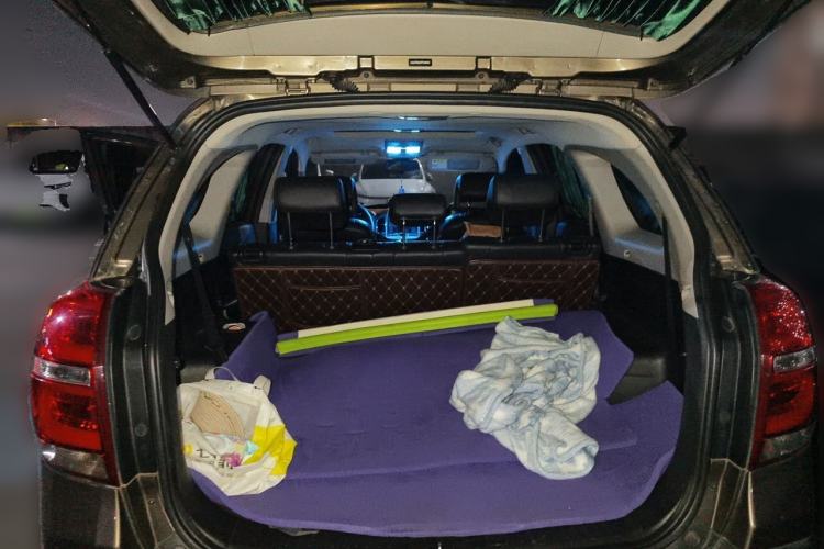 Used Chevrolet Captiva 2015 2.4L 4x4 Flagship Edition 7-Seater Trunk