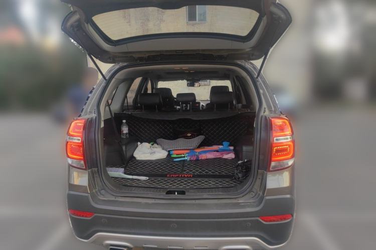 Used Chevrolet Captiva 2015 2.4L 4x4 Flagship Edition 7-Seater Trunk