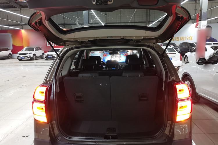 Used Chevrolet Captiva 2015 2.4L 4x4 Flagship Edition 7-Seater Trunk