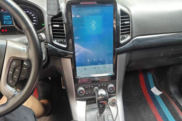 Used Chevrolet Captiva 2015 2.4L 4x4 Flagship Edition 7-Seater Audio And AC Panel