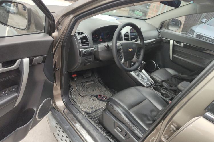 Used Chevrolet Captiva 2015 2.4L 4x4 Flagship Edition 7-Seater Driver Seat