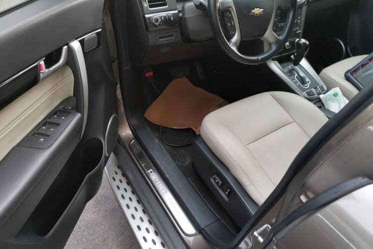 Used Chevrolet Captiva 2015 2.4L 4x4 Flagship Edition 7-Seater Driver Seat