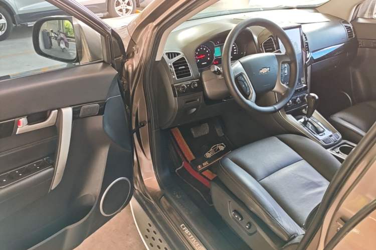 Used Chevrolet Captiva 2015 2.4L 4x4 Flagship Edition 7-Seater Driver Seat