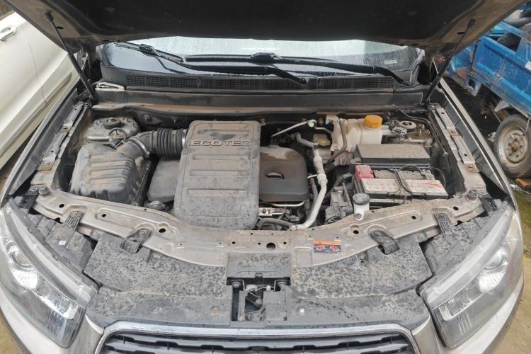 Used Chevrolet Captiva 2015 2.4L 4x4 Flagship Edition 7-Seater Engine Bay