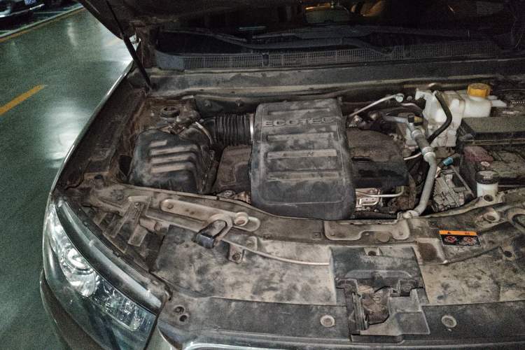 Used Chevrolet Captiva 2015 2.4L 4x4 Flagship Edition 7-Seater Engine Bay Right