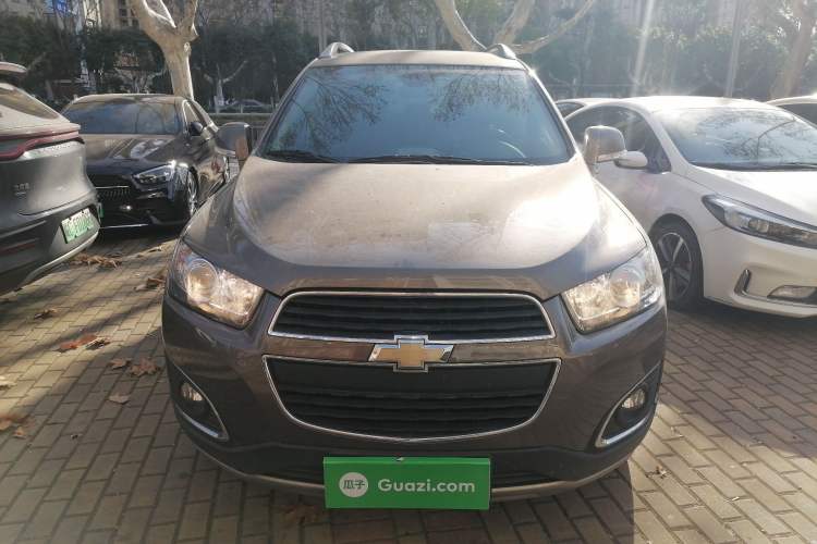Used Chevrolet Captiva 2015 2.4L 4x4 Flagship Edition 7-Seater Exterior 1