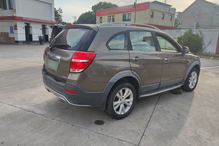 Used Chevrolet Captiva 2015 2.4L 4x4 Flagship Edition 7-Seater Exterior 3