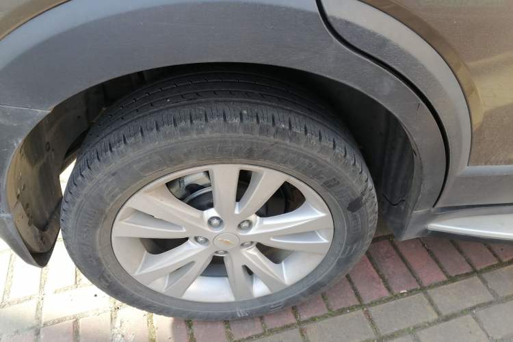 Used Chevrolet Captiva 2015 2.4L 4x4 Flagship Edition 7-Seater Exterior 8