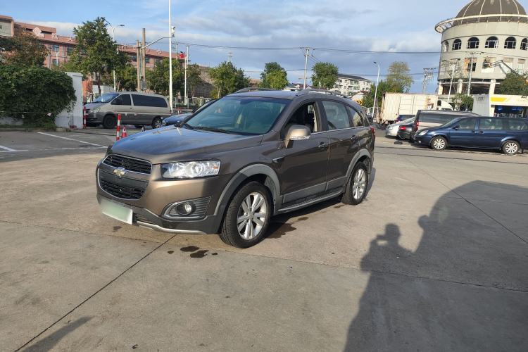 Used Chevrolet Captiva 2015 2.4L 4x4 Flagship Edition 7-Seater Exterior 9