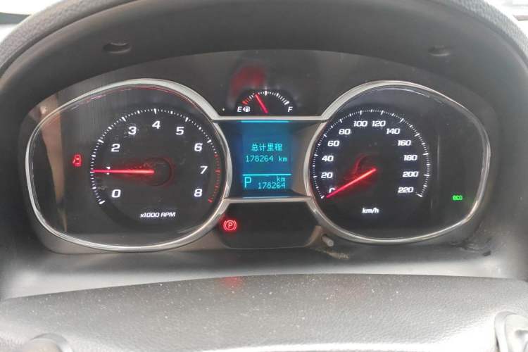 Used Chevrolet Captiva 2015 2.4L 4x4 Flagship Edition 7-Seater Instrument Cluster