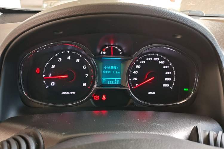 Used Chevrolet Captiva 2015 2.4L 4x4 Flagship Edition 7-Seater Instrument Cluster