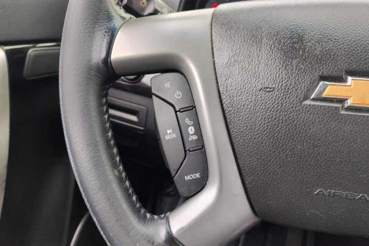 Used Chevrolet Captiva 2015 2.4L 4x4 Flagship Edition 7-Seater Interior 15