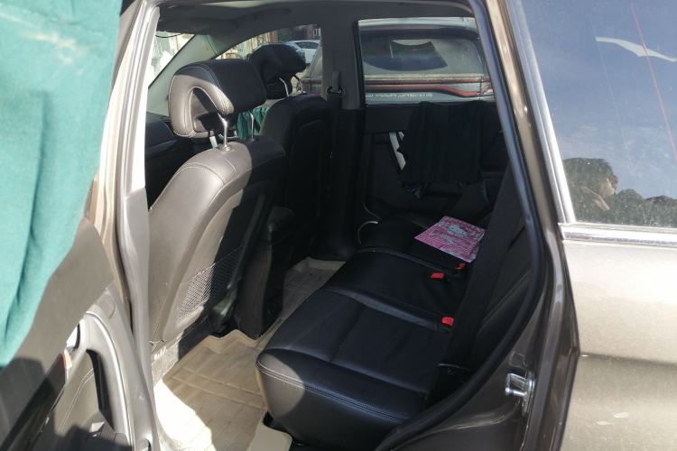 Used Chevrolet Captiva 2015 2.4L 4x4 Flagship Edition 7-Seater Interior 4