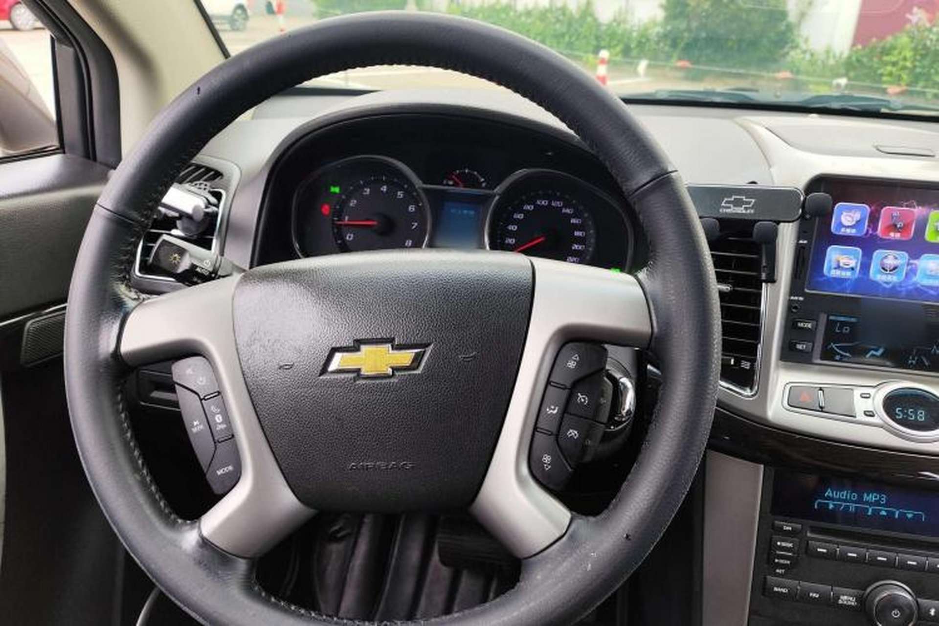 Used Chevrolet Captiva 2015 2.4L 4x4 Flagship Edition 7-Seater Interior 5