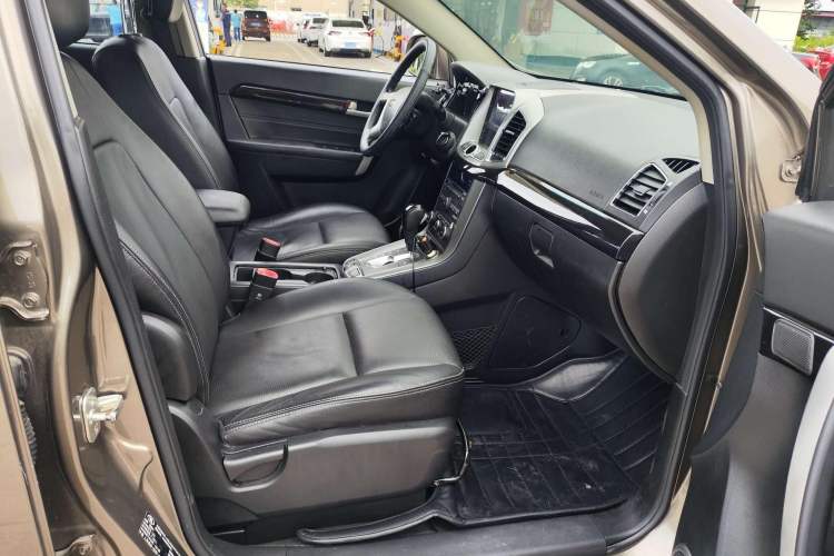 Used Chevrolet Captiva 2015 2.4L 4x4 Flagship Edition 7-Seater Interior 7
