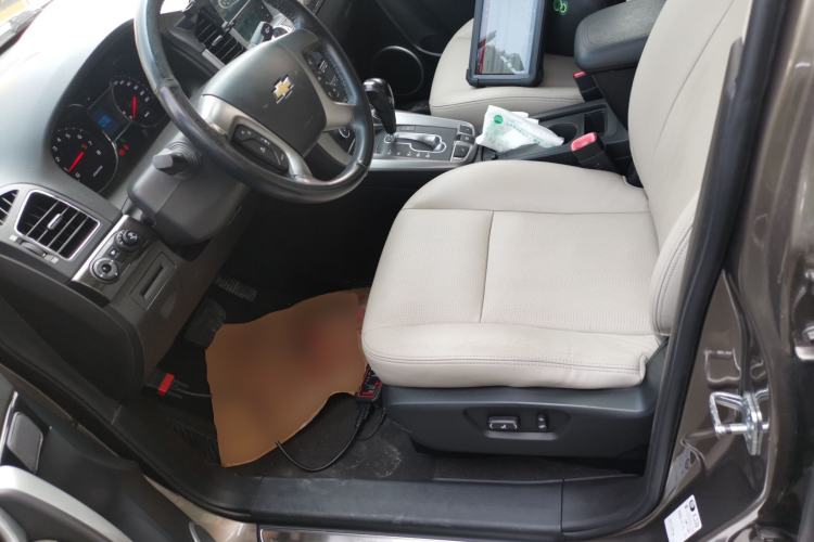 Used Chevrolet Captiva 2015 2.4L 4x4 Flagship Edition 7-Seater Left Front Seat
