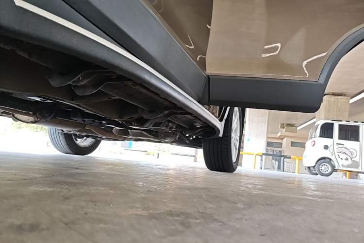 Used Chevrolet Captiva 2015 2.4L 4x4 Flagship Edition 7-Seater Left Side Sill
