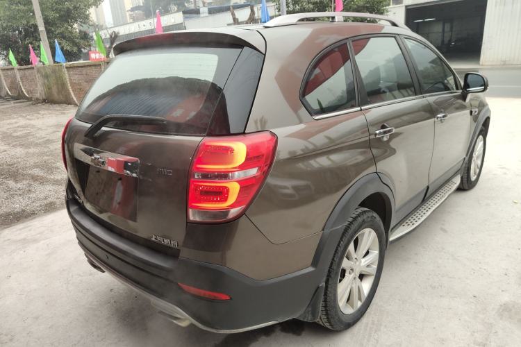 Used Chevrolet Captiva 2015 2.4L 4x4 Flagship Edition 7-Seater Rear Right 45 Deg