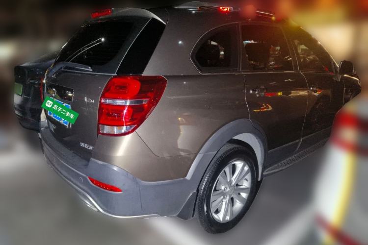 Used Chevrolet Captiva 2015 2.4L 4x4 Flagship Edition 7-Seater Rear Right 45 Deg
