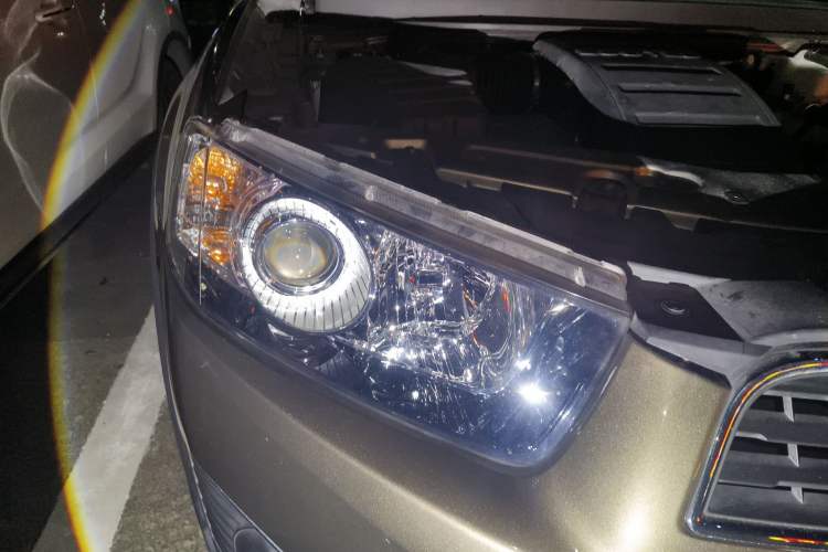 Used Chevrolet Captiva 2015 2.4L 4x4 Flagship Edition 7-Seater Right Front Headlight