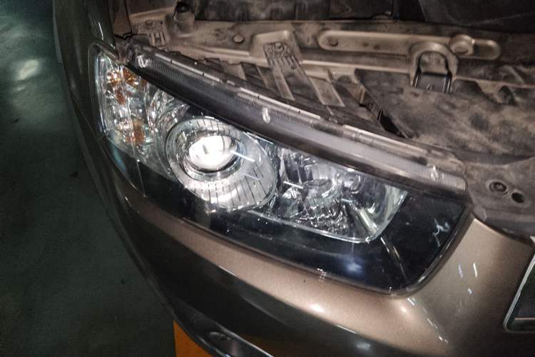 Used Chevrolet Captiva 2015 2.4L 4x4 Flagship Edition 7-Seater Right Front Headlight