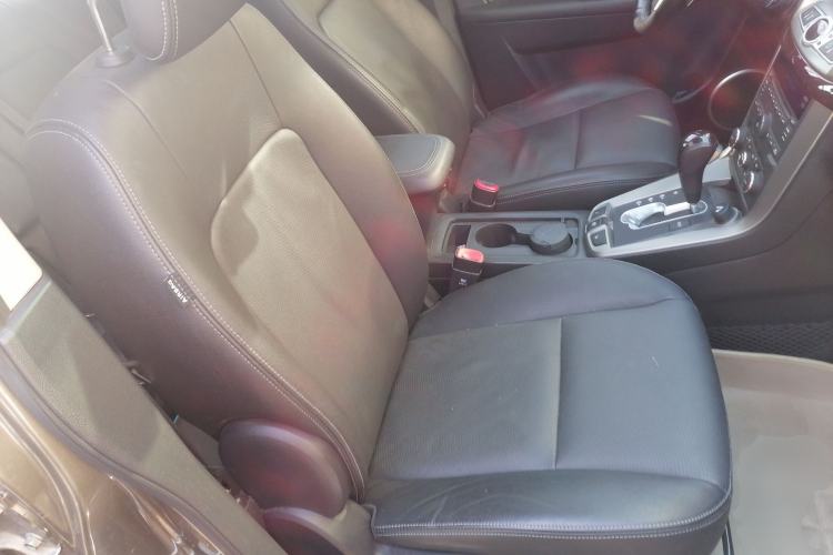 Used Chevrolet Captiva 2015 2.4L 4x4 Flagship Edition 7-Seater Right Front Seat
